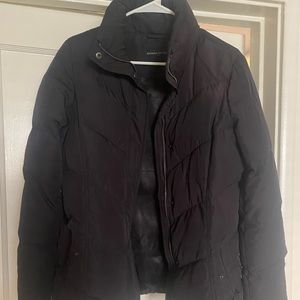 Banana republic fall 2012 puffer jacket size medium. Discoloration. Sold as is